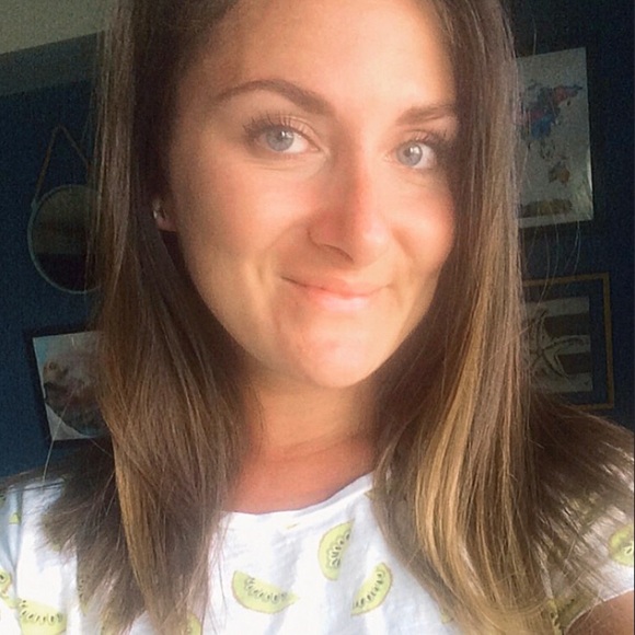 Meet your Posher, Emilie - Picture 1 of 1